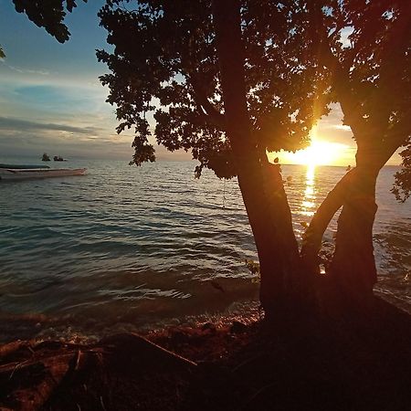 Tanjung Kalemo Resort Batudaka ภายนอก รูปภาพ