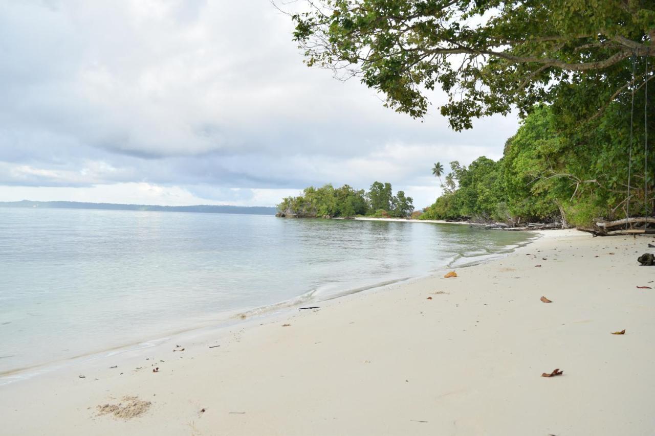 Tanjung Kalemo Resort Batudaka ภายนอก รูปภาพ