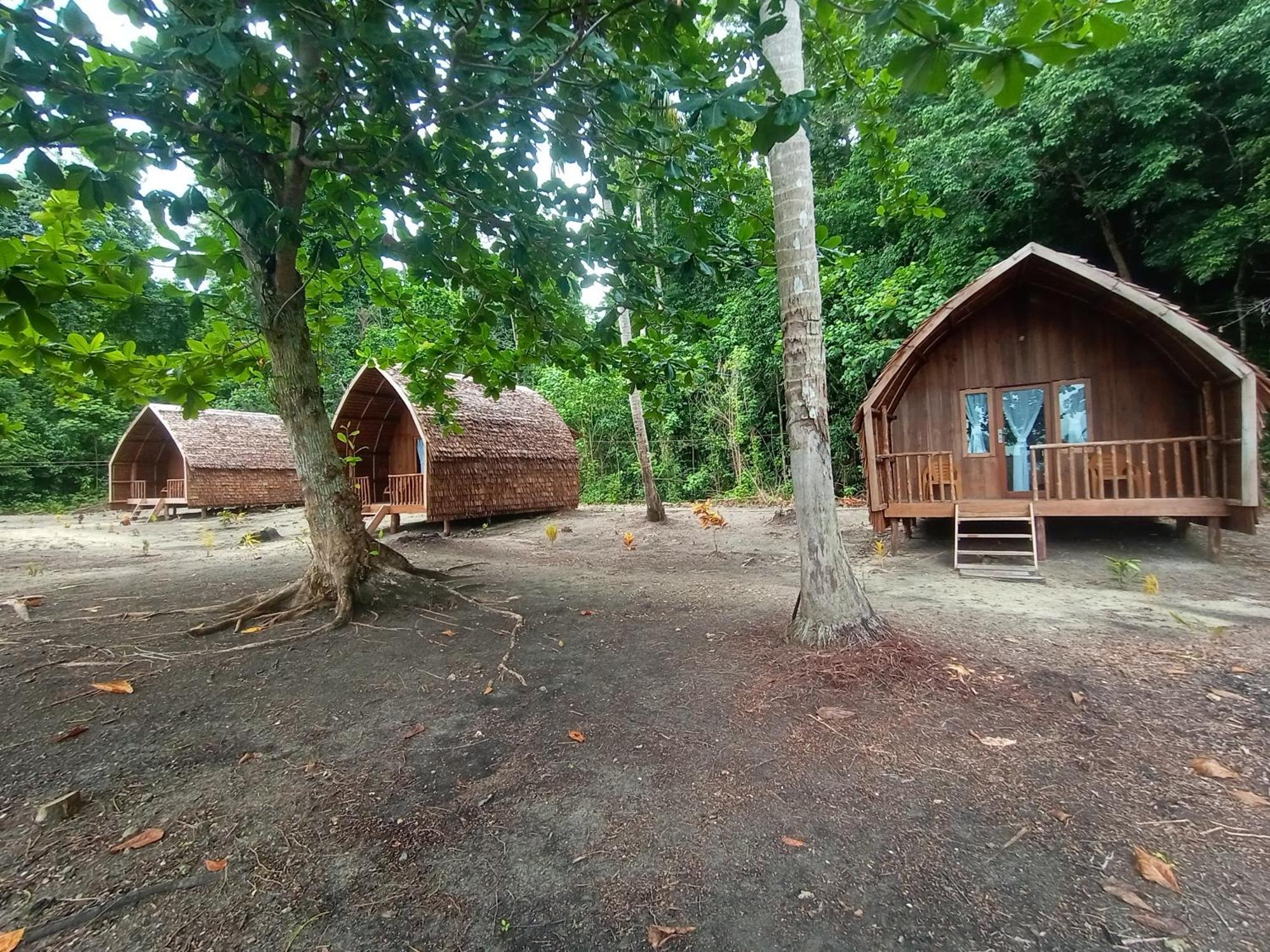 Tanjung Kalemo Resort Batudaka ภายนอก รูปภาพ