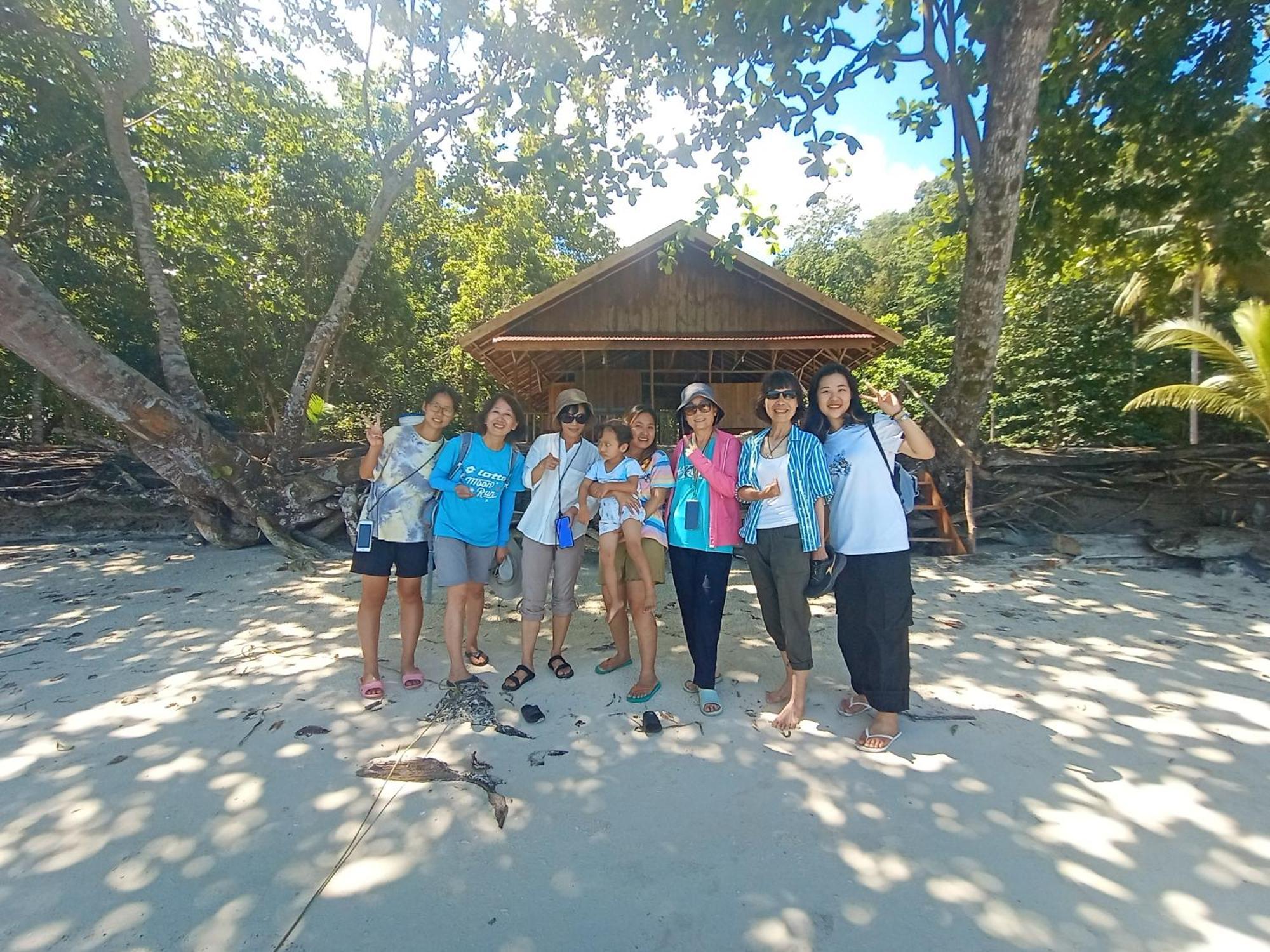 Tanjung Kalemo Resort Batudaka ภายนอก รูปภาพ