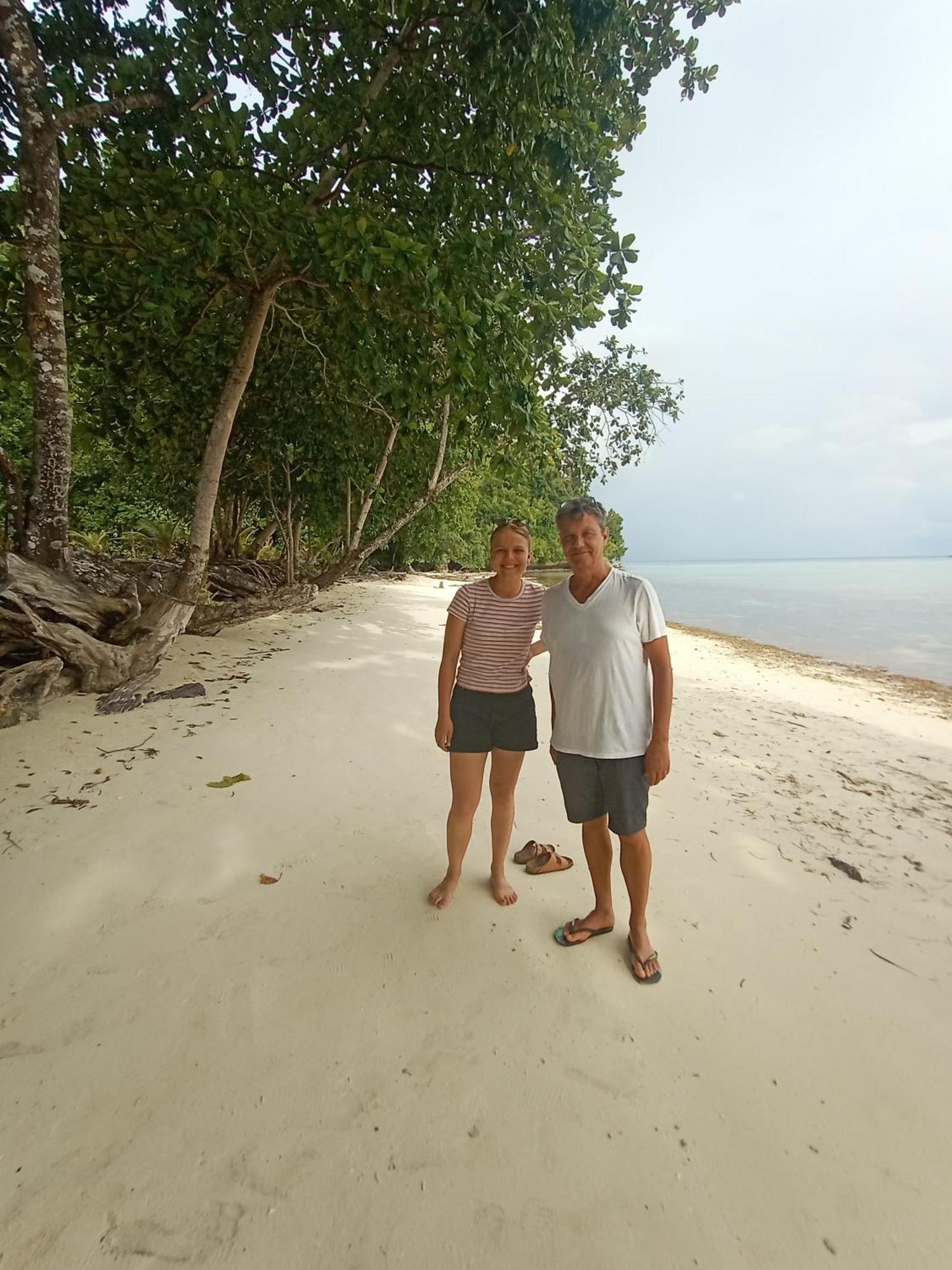 Tanjung Kalemo Resort Batudaka ภายนอก รูปภาพ